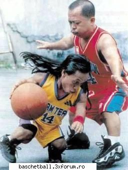 marfa - Uitati-va la poza asta.... cine spunea k basketul - baschetball